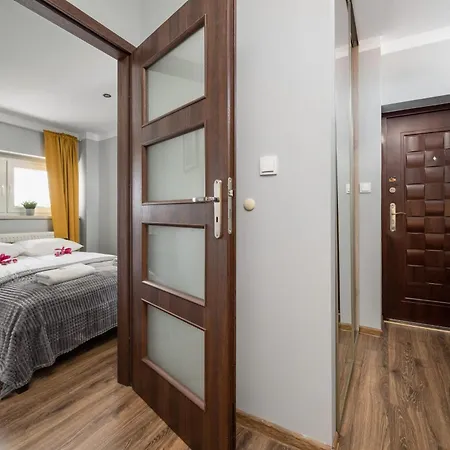 Market Square Corner Kuznicza By Renters *