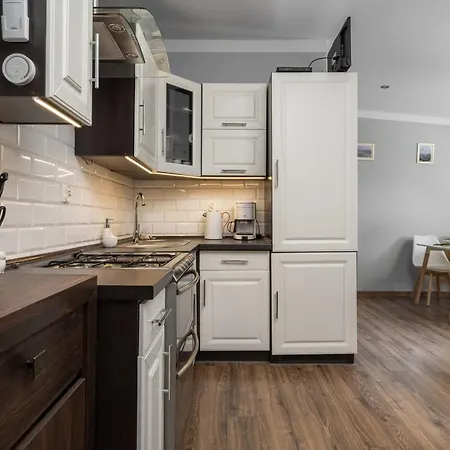 Market Square Corner Kuznicza By Renters